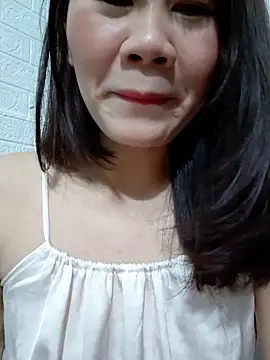Snapshot of Singlemom69x chatting on July 15, 2026, 2:00 pm Singlemom69x online show from July 15, 2026, 2:00 pm