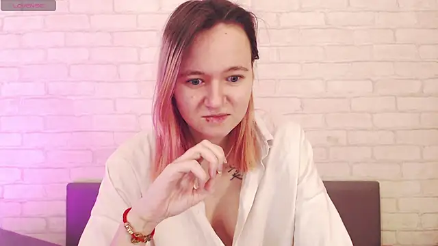 Snapshot of Ericha_Stone chatting on April 22, 2026, 1:30 am Ericha Stone online show from April 22, 2026, 1:30 am