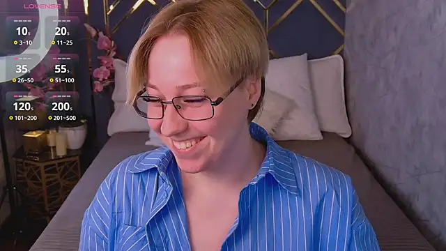 AlexandraGreen online show from July 23, 2026, 9:24 pm