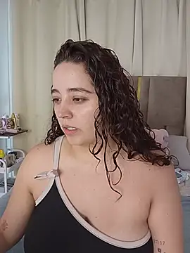 LoanaSantos online show from July 18, 2026, 9:40 pm