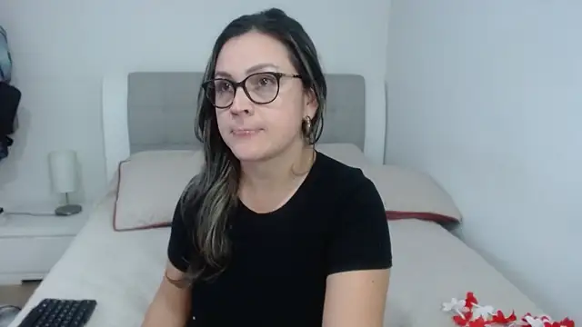 Snapshot of sophie_lopez1 chatting on July 26, 2026, 2:53 am sophie lopez1 online show from July 26, 2026, 2:53 am