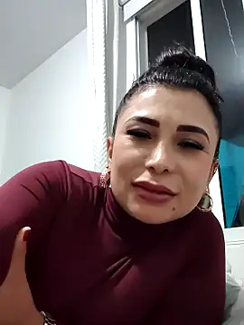mia mancinii online show from May 18, 2026, 3:13 am