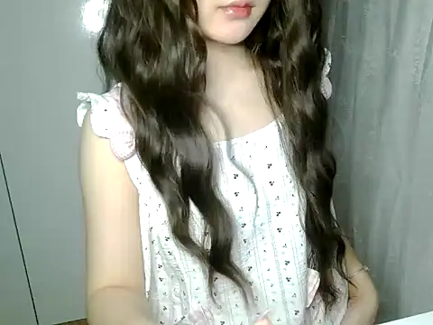 Snapshot of Annabelle-e chatting on July 19, 2026, 8:56 pm Annabelle-e online show from July 19, 2026, 8:56 pm