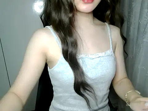 Snapshot of Annabelle-e chatting on July 20, 2026, 5:48 pm Annabelle-e online show from July 20, 2026, 5:48 pm