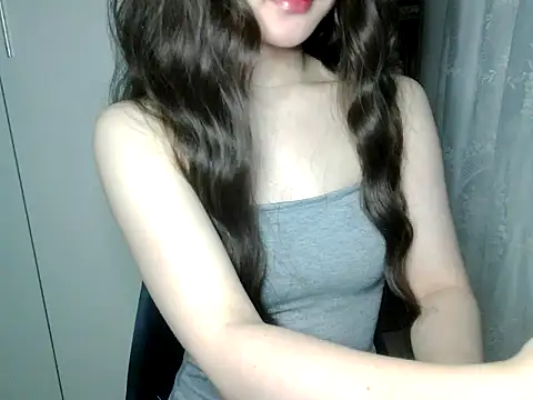 Snapshot of Annabelle-e chatting on July 21, 2026, 7:49 pm Annabelle-e online show from July 21, 2026, 7:49 pm