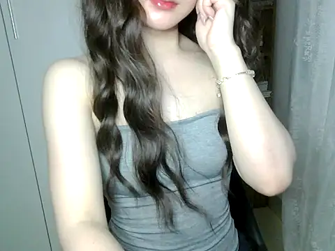 Snapshot of Annabelle-e chatting on July 28, 2026, 6:20 pm Annabelle-e online show from July 28, 2026, 6:20 pm
