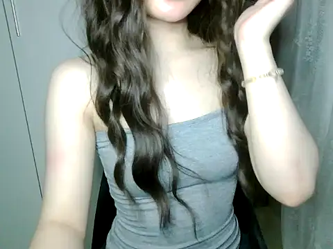 Snapshot of Annabelle-e chatting on July 28, 2026, 7:39 pm Annabelle-e online show from July 28, 2026, 7:39 pm