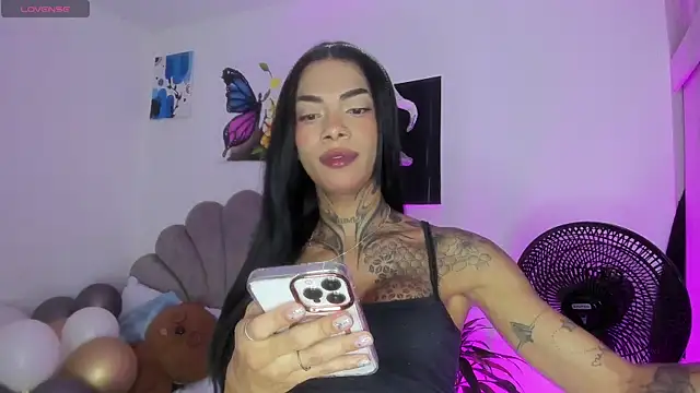 Snapshot of michell_danna chatting on July 19, 2026, 5:00 am michell danna online show from July 19, 2026, 5:00 am