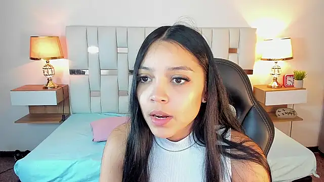 iamCharlotte19 online show from July 9, 2026, 7:40 pm