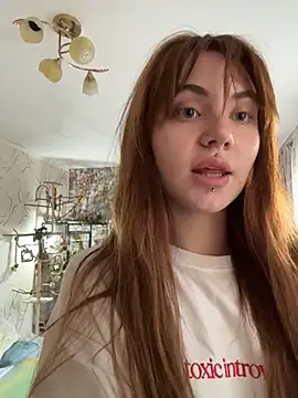 LunaMillie online show from July 21, 2026, 3:58 pm