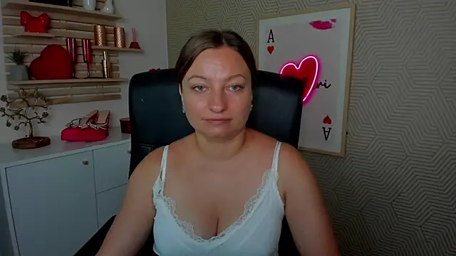 angelaSamt online show from June 26, 2026, 5:34 am