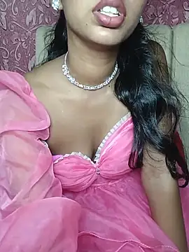 riyaroy9999 online show from July 10, 2026, 3:14 pm
