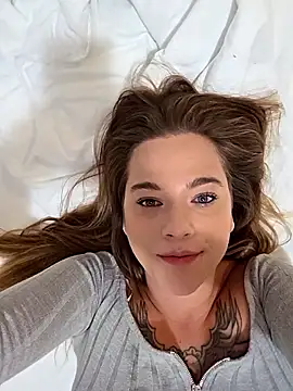 Luna Lynn online show from June 5, 2026, 9:31 pm