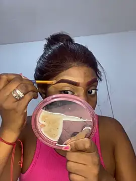 zaracollins01 online show from June 17, 2026, 6:31 pm