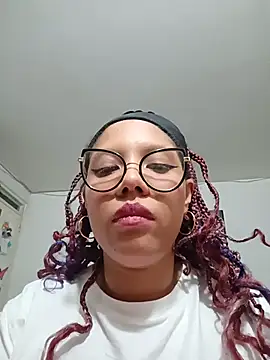 gigi1326 online show from November 25, 2025, 11:27 pm
