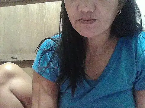 Snapshot of hotmama_063 chatting on July 6, 2026, 9:17 pm hotmama 063 online show from July 6, 2026, 9:17 pm