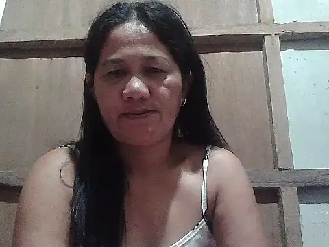 Snapshot of hotmama_063 chatting on July 13, 2026, 9:28 pm hotmama 063 online show from July 13, 2026, 9:28 pm