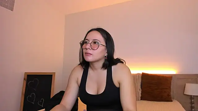 Bella Sumers online show from July 22, 2026, 3:37 pm