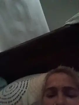 AndrehGuzman online show from July 17, 2026, 11:39 am