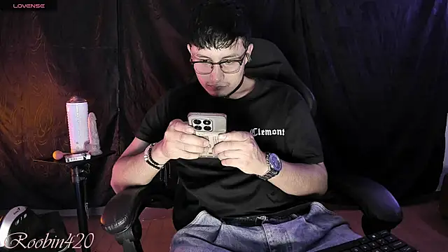 Roobin420 online show from July 8, 2026, 6:18 am