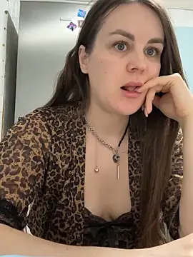 Risky-Flower online show from May 6, 2026, 5:40 pm