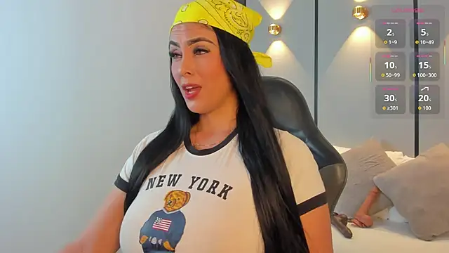 ashly moonn online show from June 12, 2026, 12:37 pm