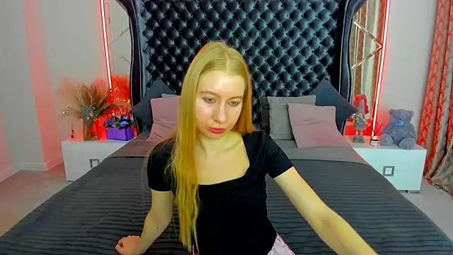 Alina Blonde online show from June 20, 2026, 5:43 am