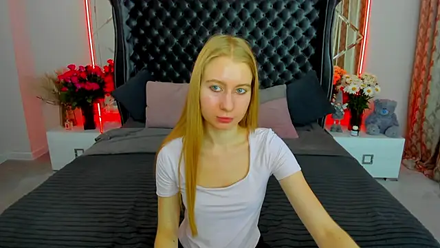 Alina Blonde online show from June 27, 2026, 12:22 pm