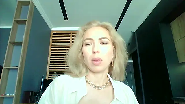 Snapshot of Ivvona chatting on July 16, 2026, 11:16 am Ivvona online show from July 16, 2026, 11:16 am