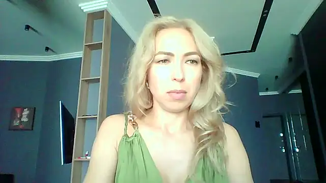 Snapshot of Ivvona chatting on July 20, 2026, 11:45 am Ivvona online show from July 20, 2026, 11:45 am