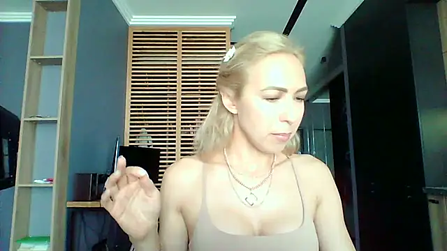 Snapshot of Ivvona chatting on July 23, 2026, 10:02 am Ivvona online show from July 23, 2026, 10:02 am