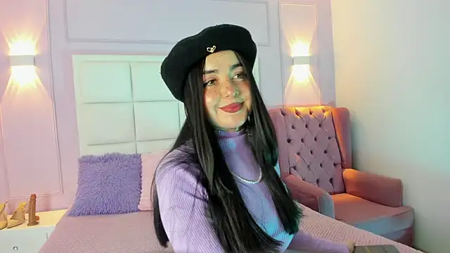 Ashleypetit online show from July 17, 2026, 1:29 pm