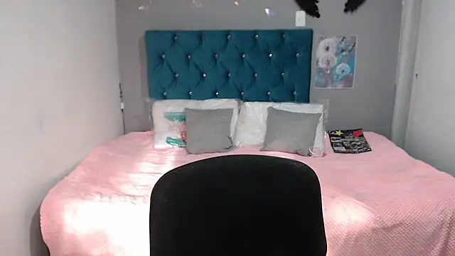 mia sexgirl online show from July 24, 2026, 12:25 pm