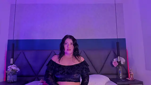 Amber Santana online show from July 1, 2026, 12:56 am