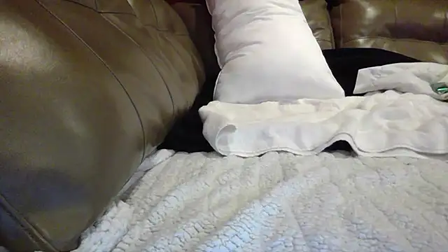 Snapshot of kinkyteenjt chatting on December 23, 2025, 1:58 am kinkyteenjt online show from December 23, 2025, 1:58 am