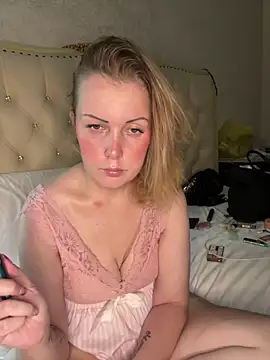 Piccolamonella29 online show from June 28, 2026, 10:16 pm