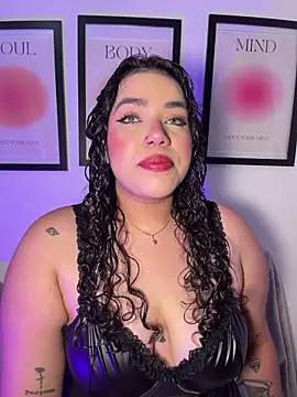 krisstenSantos online show from June 10, 2026, 3:22 pm