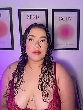 krisstenSantos online show from June 12, 2026, 2:05 pm