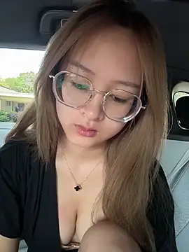yuki june online show from April 30, 2026, 7:36 am