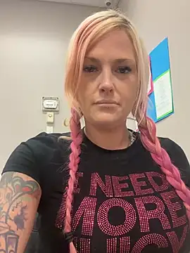 tattoobarbiexox online show from August 1, 2026, 1:43 pm