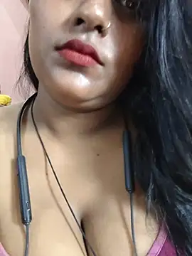 Jasmine Januja online show from July 6, 2026, 1:57 am