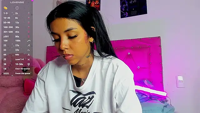 dahiiangomezz online show from June 26, 2026, 1:10 am