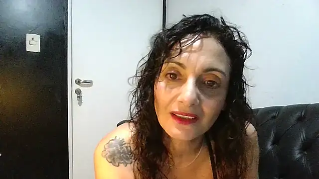 dulcefanny online show from July 26, 2026, 5:04 am
