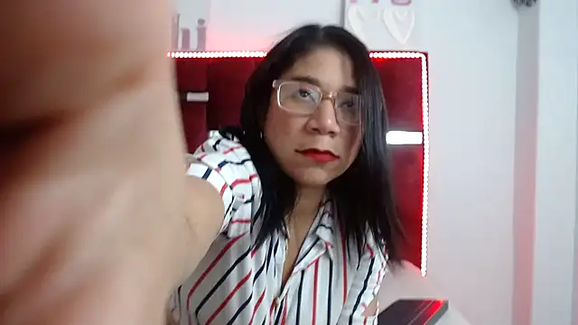 PamelaCruzThxl online show from October 27, 2025, 3:43 am