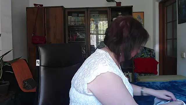 Violet Pulse online show from July 1, 2026, 9:44 am