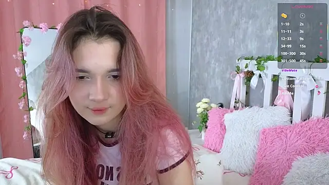 vivyboo111 online show from July 21, 2026, 7:27 pm