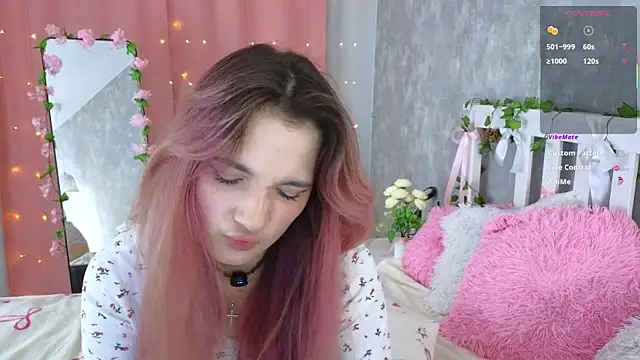 vivyboo111 online show from July 23, 2026, 7:34 pm