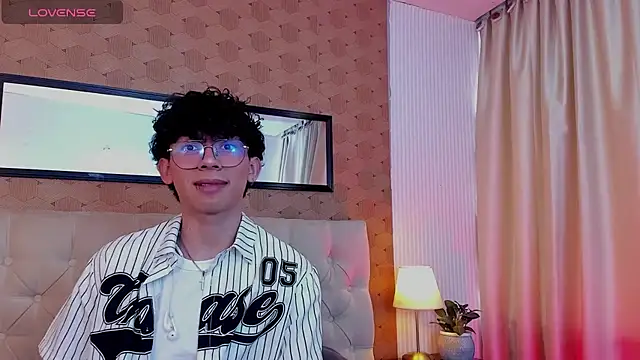 Snapshot of liam_twiink chatting on July 8, 2026, 7:51 pm liam twiink online show from July 8, 2026, 7:51 pm