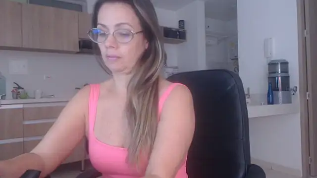 LovePaula online show from June 22, 2026, 12:45 am