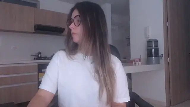 LovePaula online show from July 19, 2026, 1:31 am